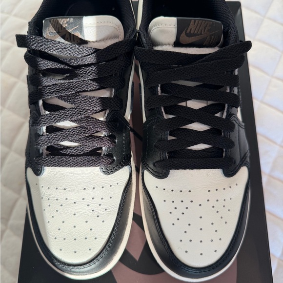 Low top mocha air Jordan 1 - woman’s 7.5 or boys/ men size 6 - Picture 10 of 11